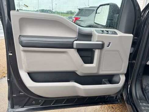 Used 2016 Ford F150 XLT w/ Equipment Group 302A Luxury RWD image 7