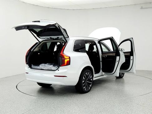 New 2025 Volvo XC90 T8 Plus w/ Protection Package Premier AWD/4WD image 11