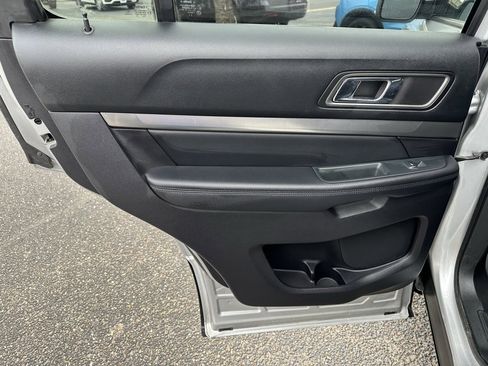 Used 2019 Ford Explorer XLT w/ Equipment Group 202A image 16