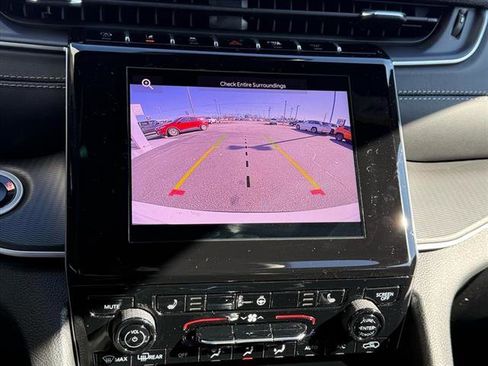 New 2025 Jeep Grand Cherokee L Altitude image 9