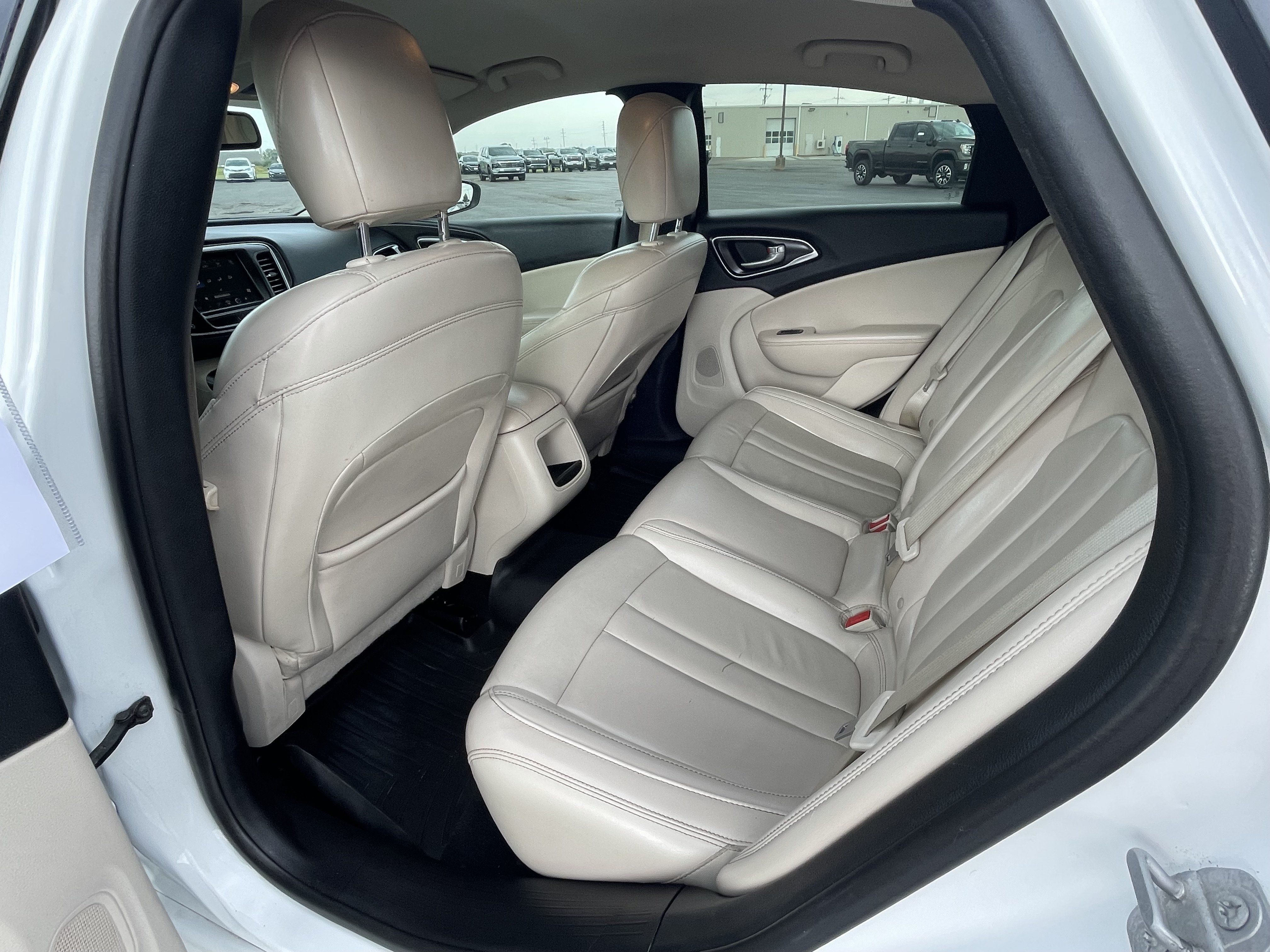 Used 2016 Chrysler 200 Limited FWD image 14