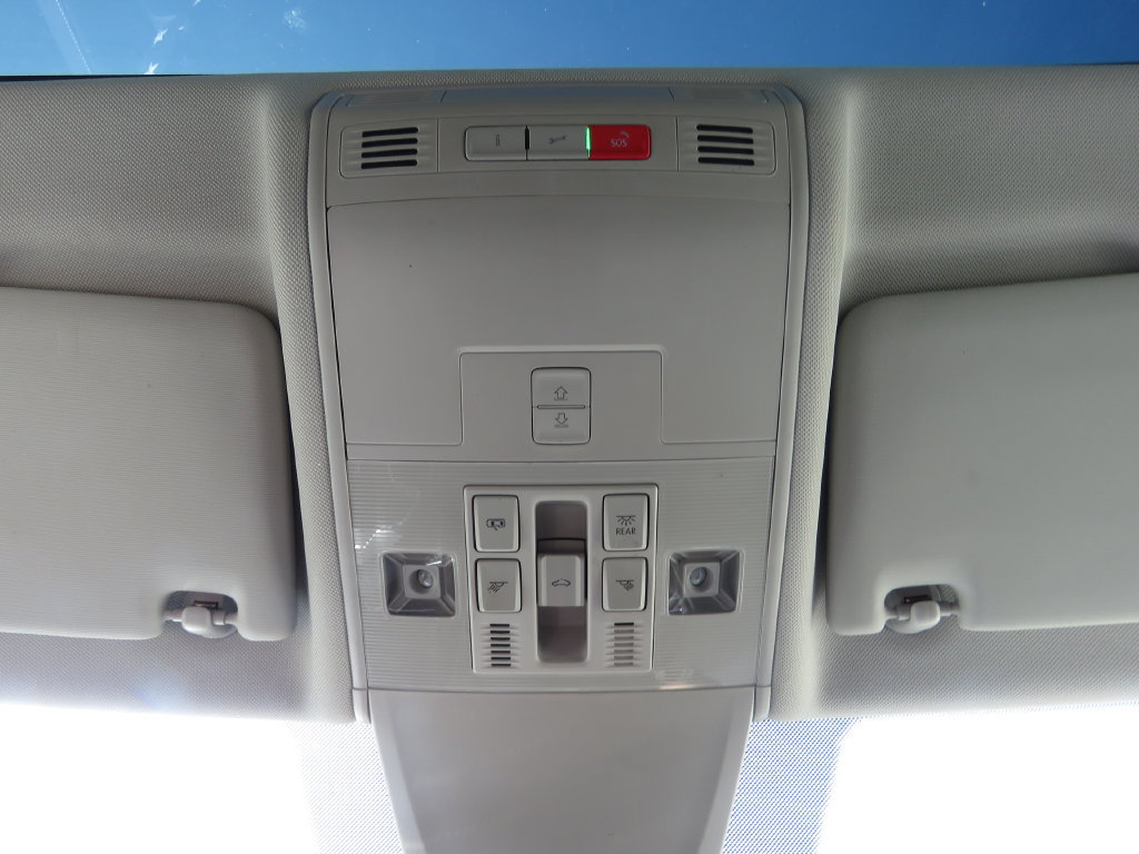 Used 2023 Volkswagen Tiguan SE AWD/4WD image 26