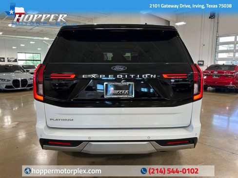 Used 2025 Ford Expedition Platinum AWD/4WD image 7