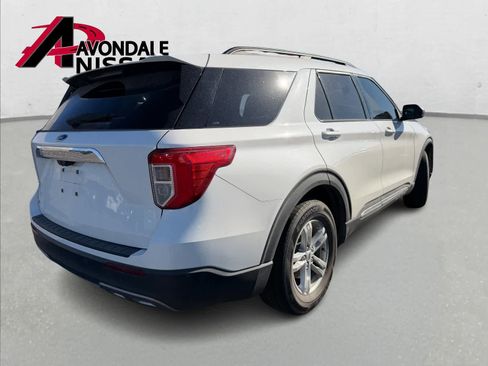 Used 2023 Ford Explorer XLT w/ Equipment Group 202A image 4
