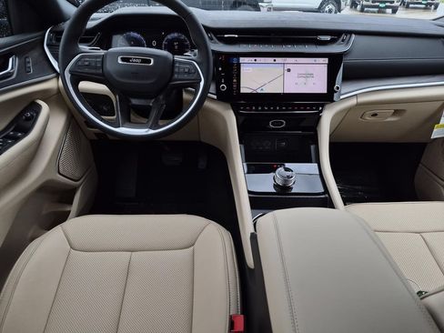 New 2026 Jeep Grand Cherokee L Limited w/ Luxury Tech Group II RWD image 16