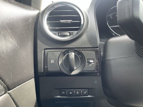 Used 2014 Chevrolet Captiva Sport LT w/ Convenience Package FWD image 16