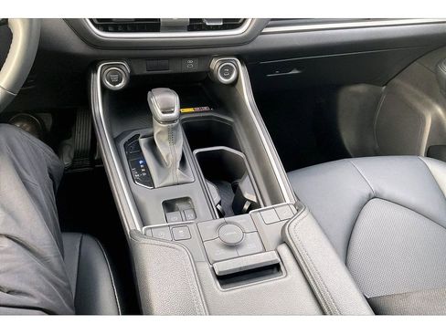 Used 2025 Toyota Grand Highlander AWD image 34