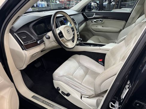Used 2019 Volvo XC90 T5 Momentum w/ Advanced Package AWD/4WD image 13