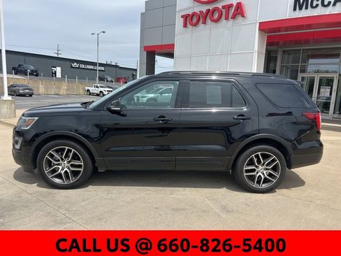Used 2017 Ford Explorer Sport w/ Equipment Group 401A AWD/4WD image 17