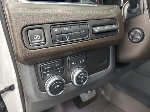Used 2021 GMC Yukon Denali AWD/4WD image 13