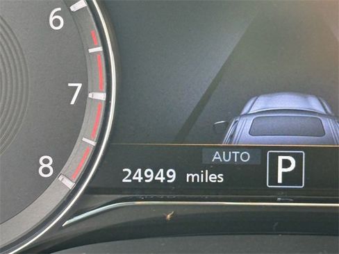 Used 2024 INFINITI QX80 Sensory w/ All-Season Package image 36