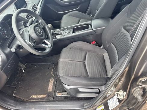 Used 2017 MAZDA MAZDA3 Sport w/ Preferred Equipment Package FWD image 5