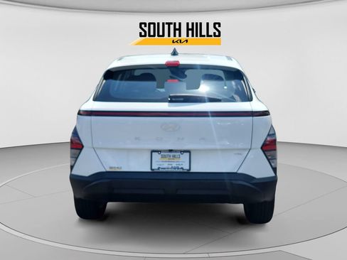 Used 2025 Hyundai Kona SE AWD/4WD image 4
