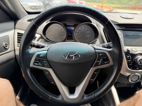 Used 2016 Hyundai Veloster w/ Option Group 02 FWD image 12