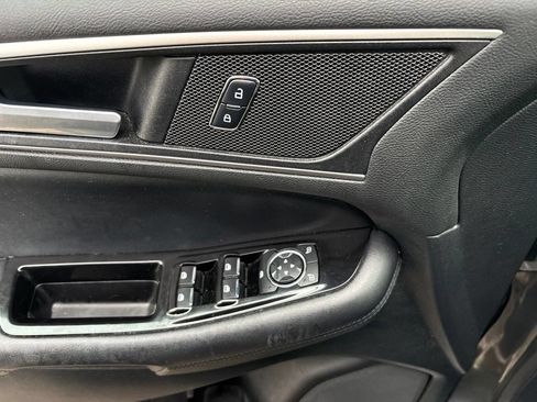 Used 2016 Ford Edge SEL w/ Equipment Group 201A AWD/4WD image 16