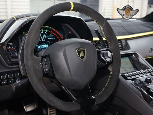 Used 2019 Lamborghini Aventador SVJ image 25