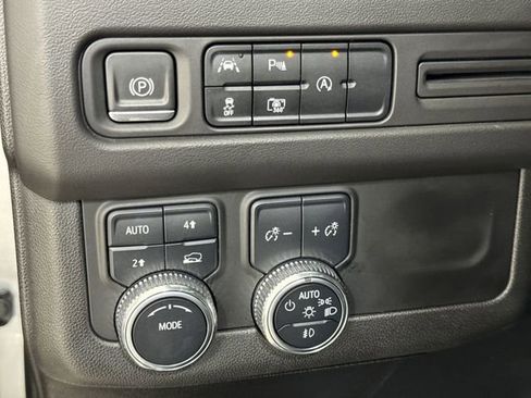 Certified 2023 GMC Yukon XL SLT w/ SLT Luxury Package image 36