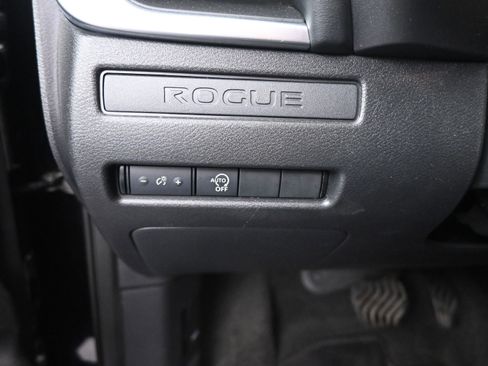 Used 2023 Nissan Rogue S AWD/4WD image 31