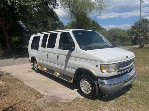 Used 1997 Ford E-150 and Econoline 150 RWD image 2