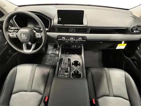 New 2025 Honda Pilot Touring image 16