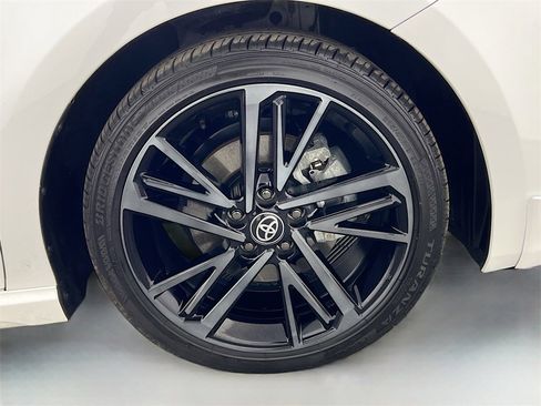 Used 2025 Toyota Camry XSE image 29