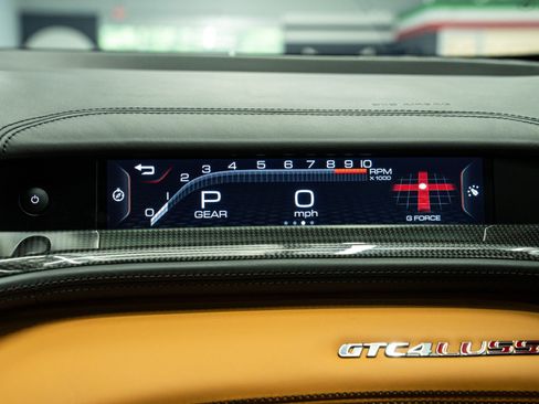 Used 2018 Ferrari GTC4Lusso AWD/4WD image 25