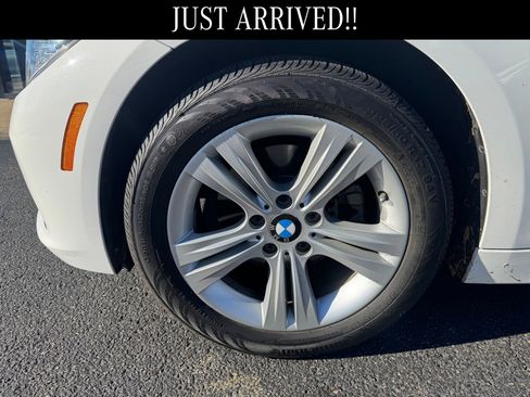 Used 2018 BMW 330i Sedan w/ Convenience Package image 5