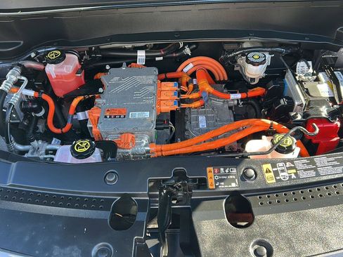 Used 2022 Chevrolet Bolt EUV LT w/ Comfort Package image 21