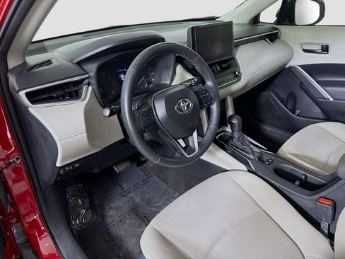 Used 2024 Toyota Corolla Cross LE image 23