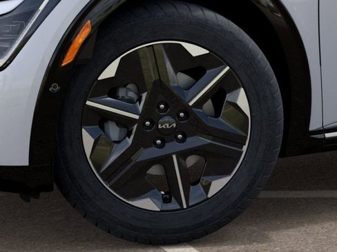 New 2025 Kia EV6 Wind image 9