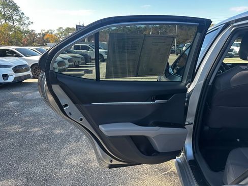 Used 2024 Toyota Camry LE image 25