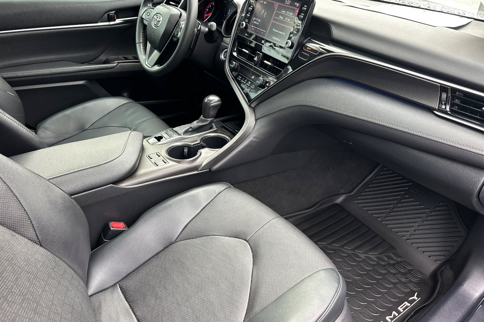 Used 2021 Toyota Camry XSE w/ Navigation Package FWD image 15