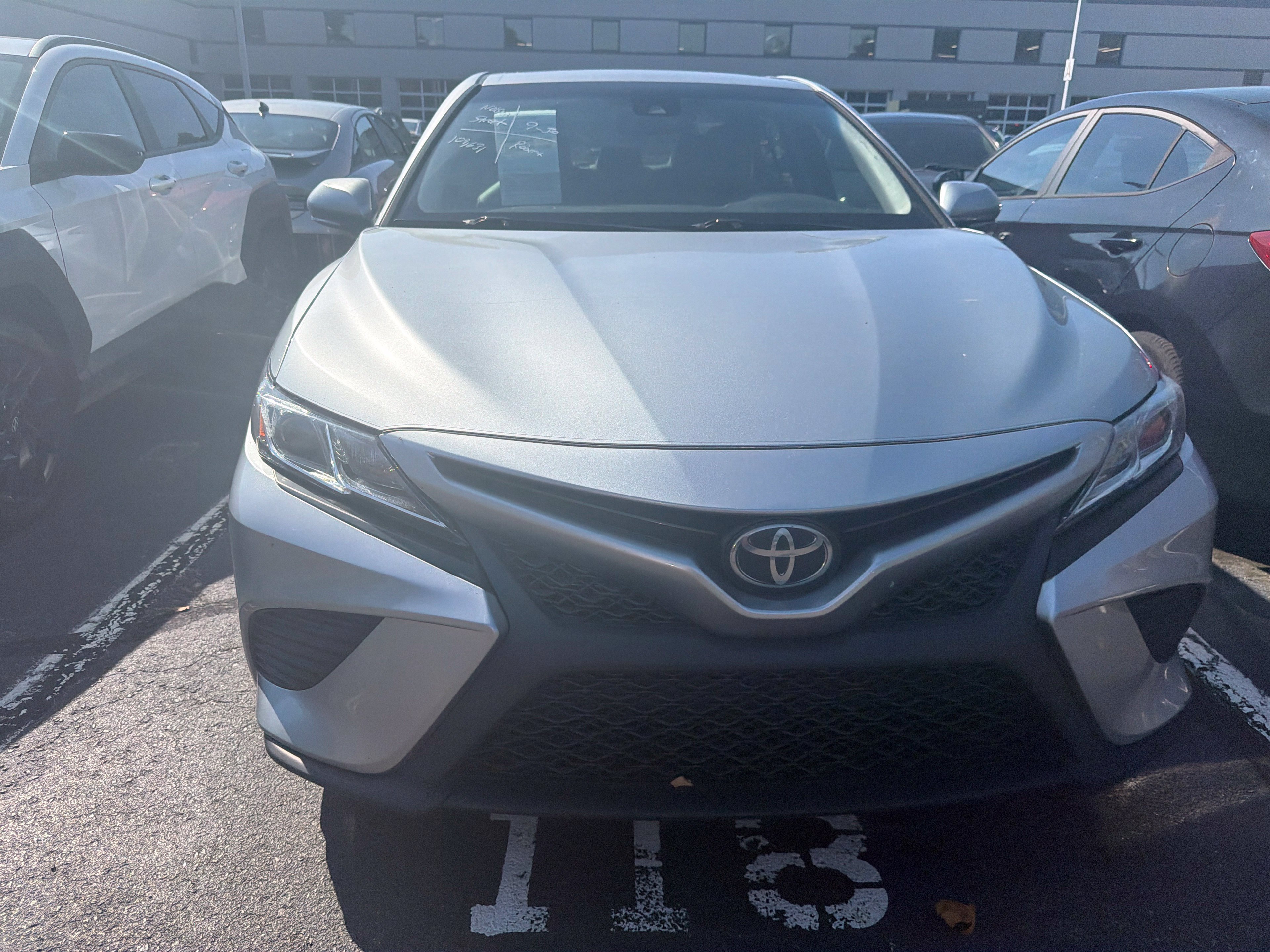 Used 2018 Toyota Camry SE w/ Audio Package FWD image 2