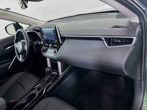 Used 2022 Toyota Corolla Cross XLE image 29