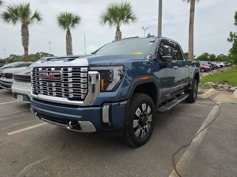 Used 2024 GMC Sierra 2500 Denali w/ Denali Reserve Package AWD/4WD image 5