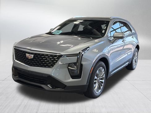 Used 2025 Cadillac XT4 Premium Luxury AWD/4WD image 3