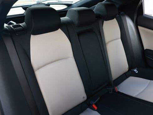 Used 2018 Honda Civic EX image 17