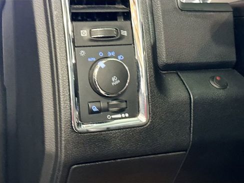 Used 2018 RAM 1500 Laramie w/ Convenience Group image 11