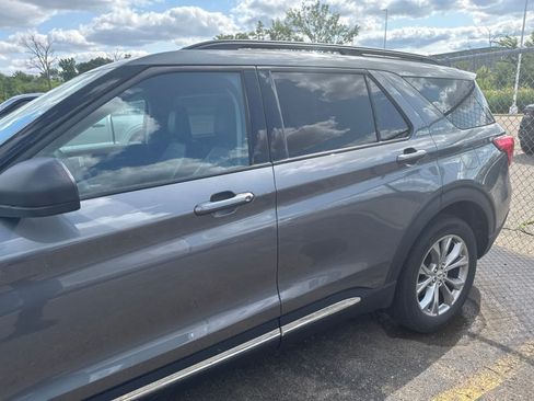 Used 2023 Ford Explorer XLT w/ Equipment Group 202A AWD/4WD image 23