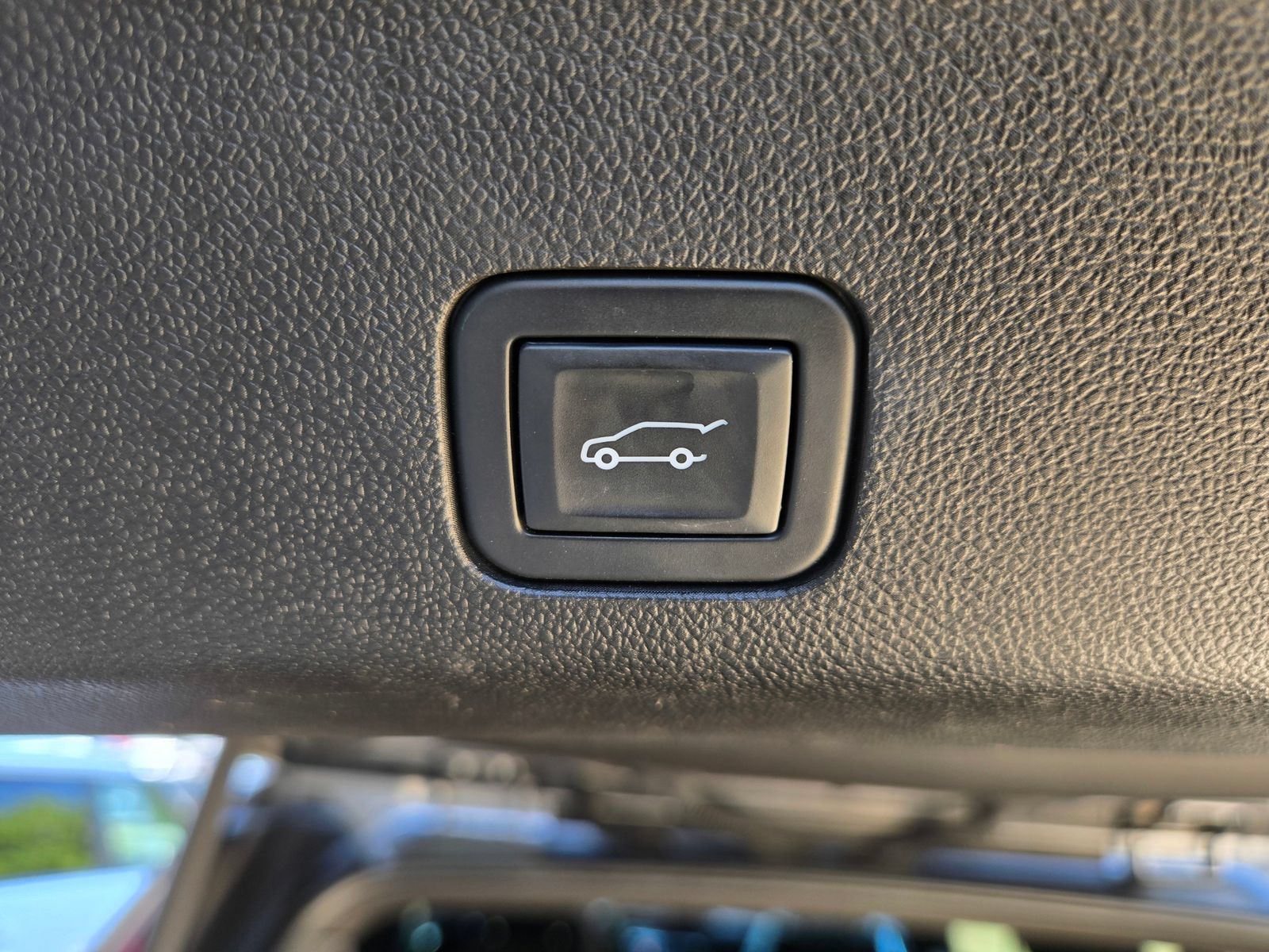 Used 2023 Cadillac Escalade ESV Luxury RWD image 30