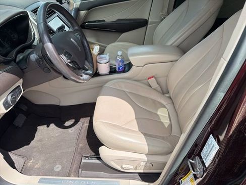 Used 2019 Lincoln MKC Reserve image 10