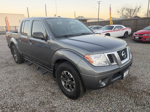 Used 2016 Nissan Frontier Desert Runner image 2