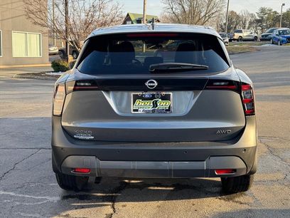 New 2025 Nissan Kicks SV