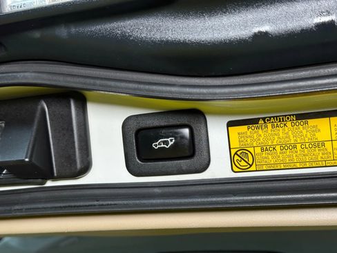 Used 2013 Lexus LX 570 4WD image 20