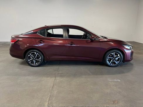 Used 2024 Nissan Sentra SV FWD image 2