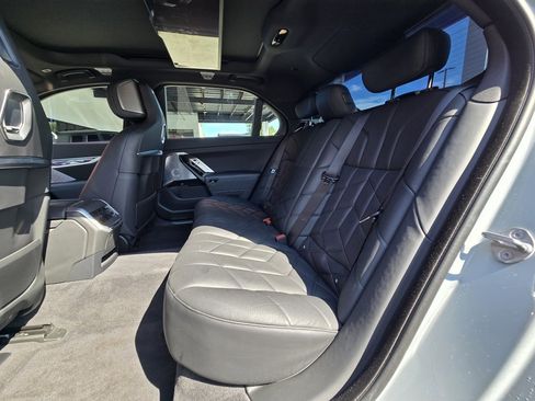 Used 2024 BMW 760i xDrive w/ Executive Package image 16