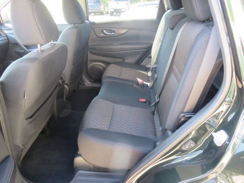Used 2018 Nissan Rogue SV AWD/4WD image 23