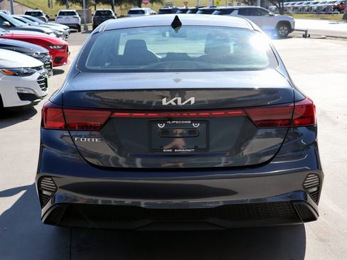Used 2024 Kia Forte LXS w/ LXS Technology Package image 7