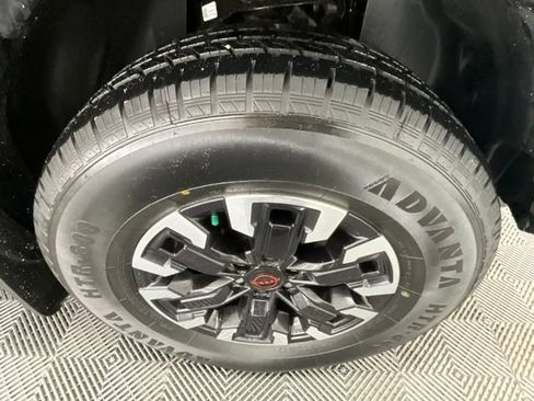 Used 2022 Nissan Frontier PRO-4X AWD/4WD image 25