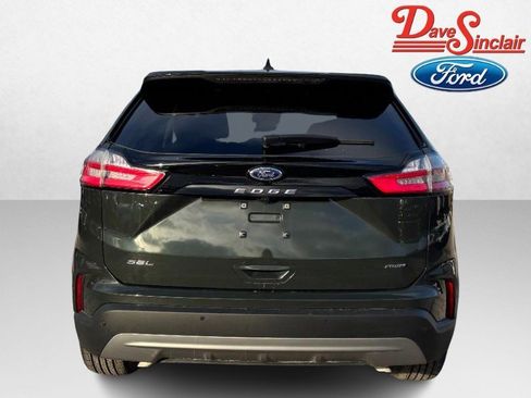 Used 2024 Ford Edge SEL w/ Convenience Package image 8